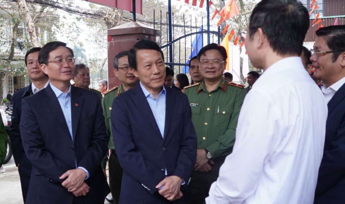  - Đại tướng Lương Tam Quang Khua phŭn bruă kahan ksiêm mă bruă hŏng anôk bruă ruah khua ƀuôn prŏng Huế.