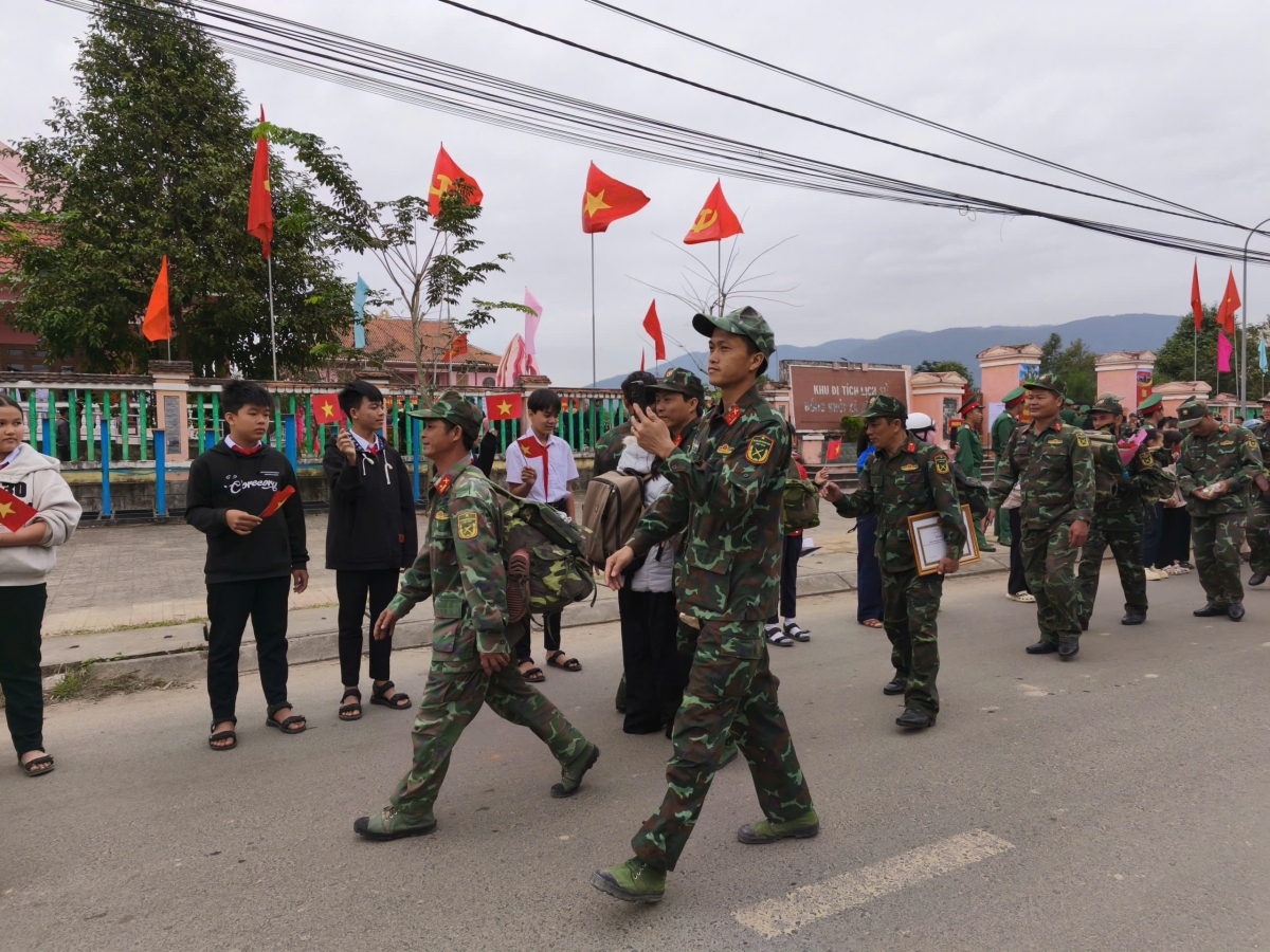 Kuân khu 5 ƀă Khu mô đô̆i kong pơlê pêi kêi đeăng “Cheăng pêi thâ Quang Trung”