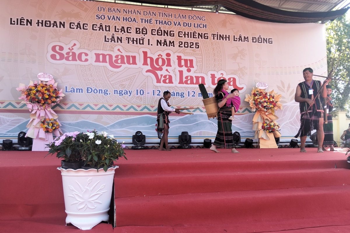 Âk rơh kơn tâm du rnăk Bu Nong râng liên hoan