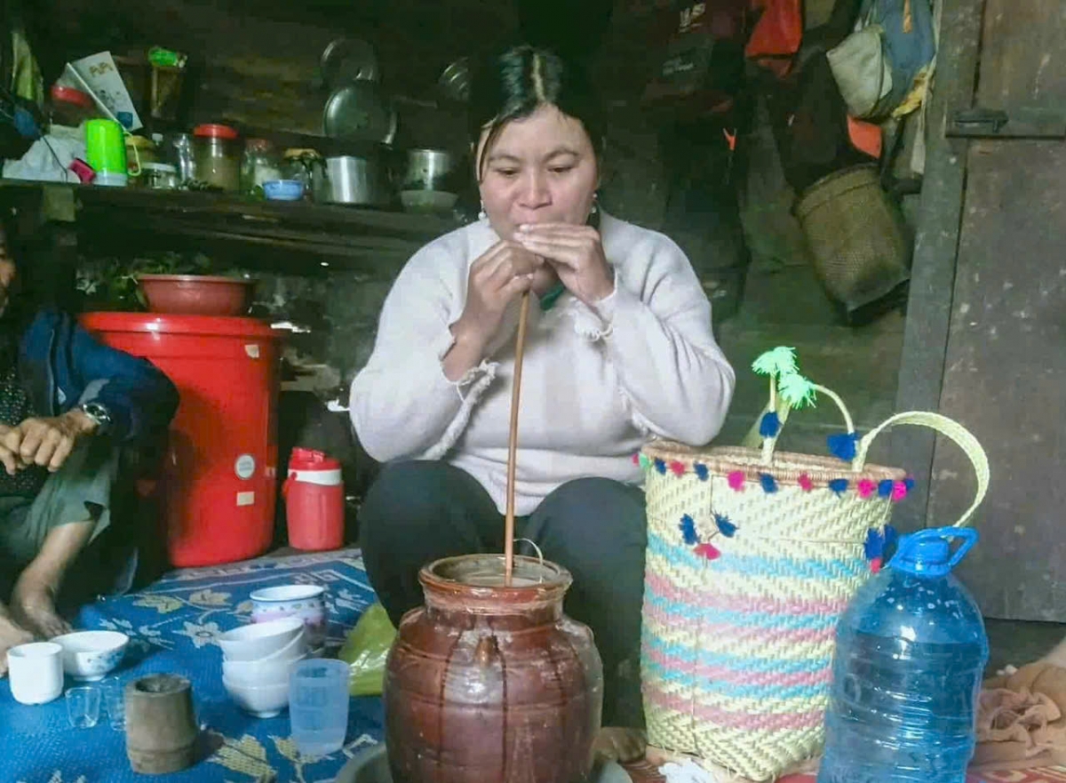 
Dơ̆ lơh yàng sơnđan mat kòn cau K'Ho dê