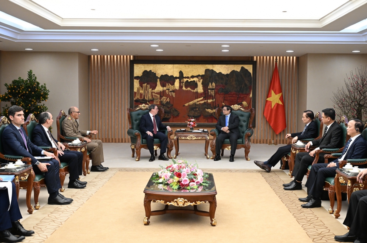 -Khua knŭk kna Phạm Minh Chính drông Pô bi ala Đảng, Knŭk kna Cuba.