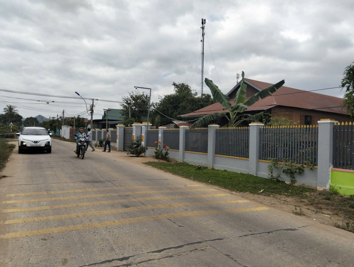 Êlan klông ti ƀuôn Rưng Ama Nhiu, să Ia Rbol mâo mkŏ mjing jăk siam
 