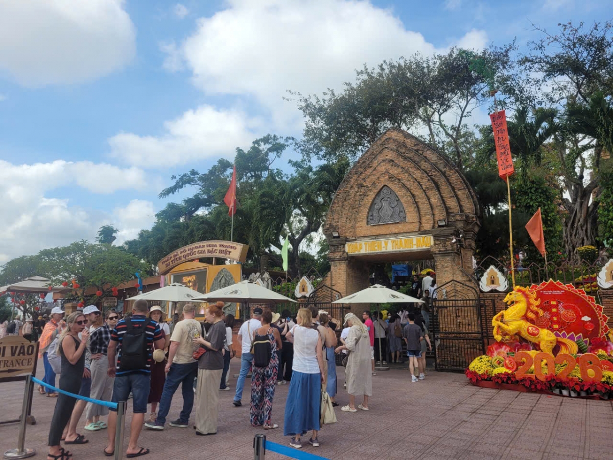 Nac lòt nhơl lơgar ndai tus mờ Khánh Hòa