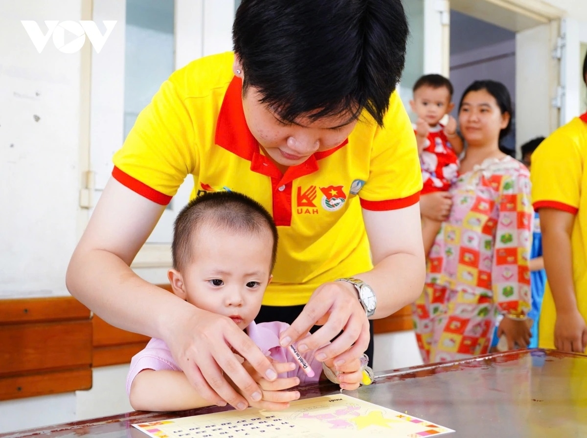 Ba bui sambai ka uranaih daok iek ruak di Sang iek ruak Nhan dan Gia Định