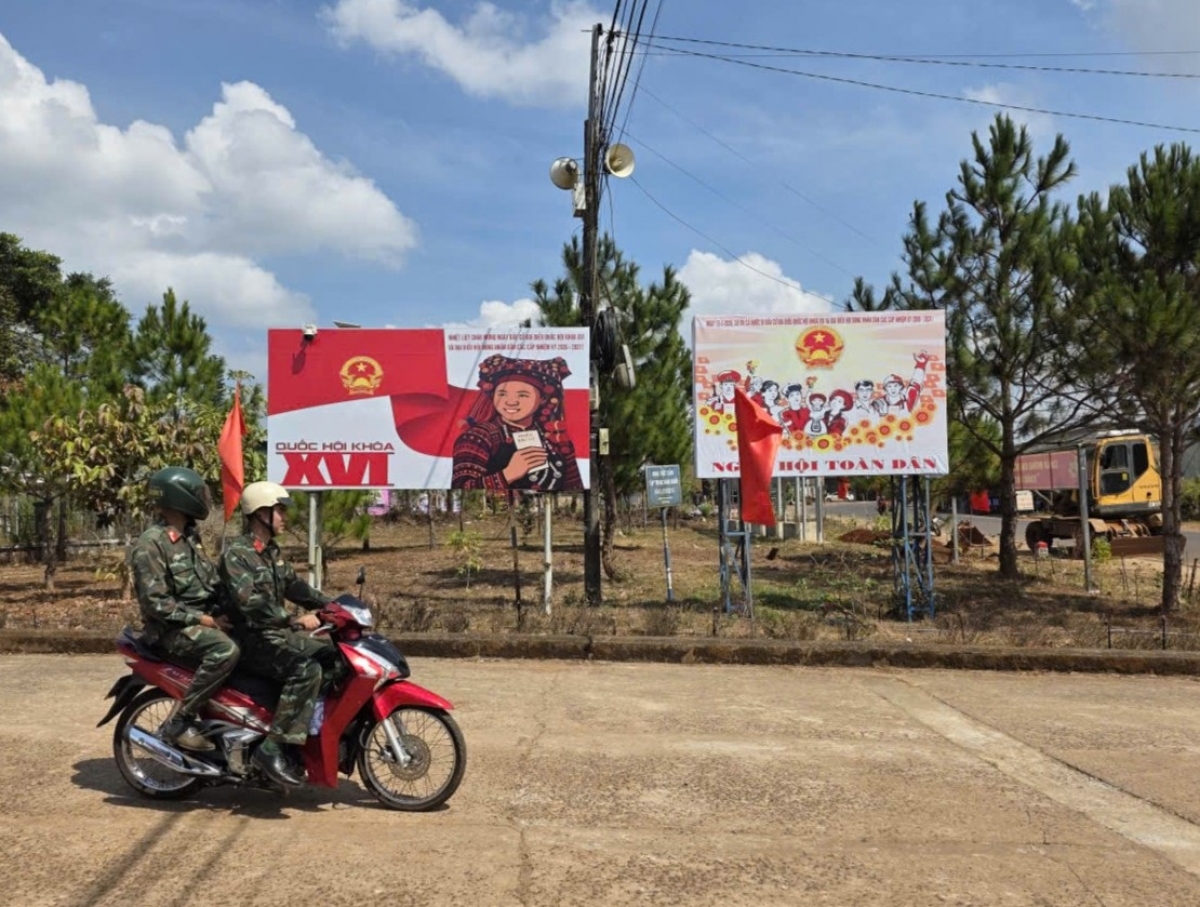 
Tơ̆ tơring sơlam teh đak Quảng Trực, dêh char Lâm Đồng đei 12 hơnih pôk rơih hăm hloh 7.200 ‘nu bơngai tăh hla.