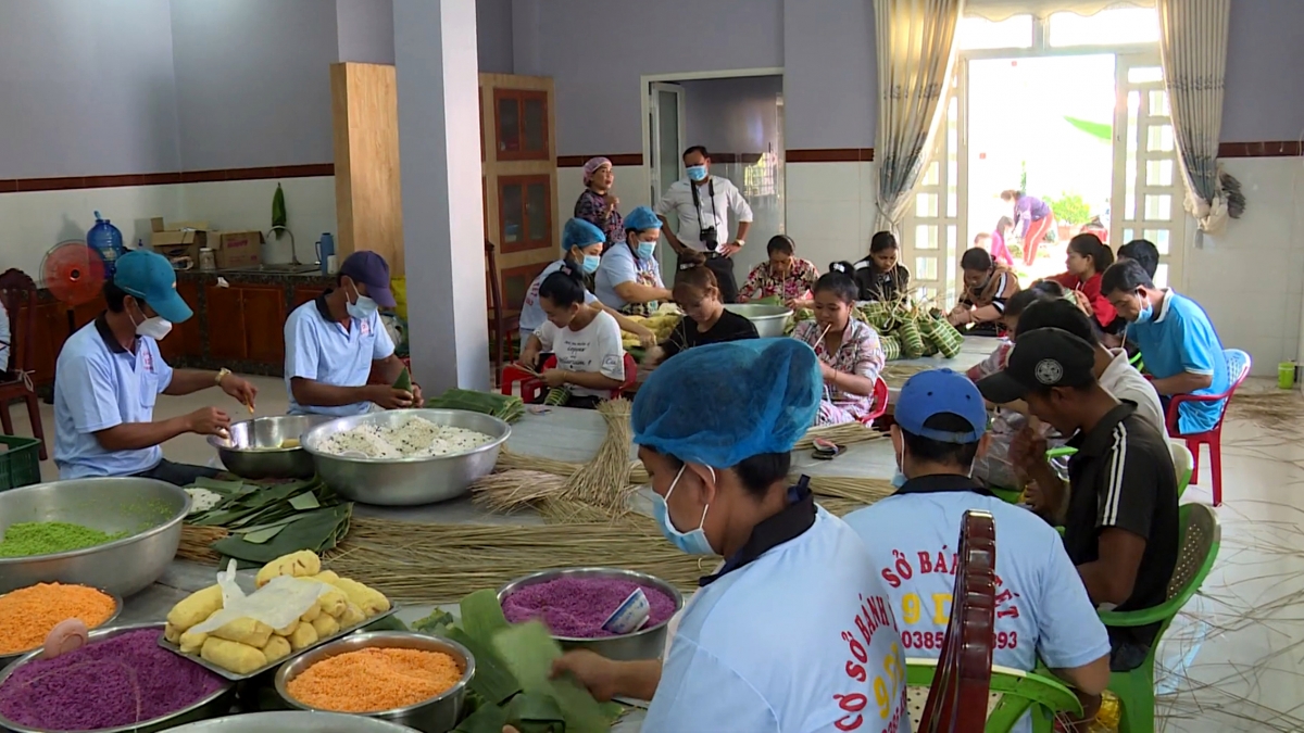 Cơ sở bánh tét 9 Di mùa tết