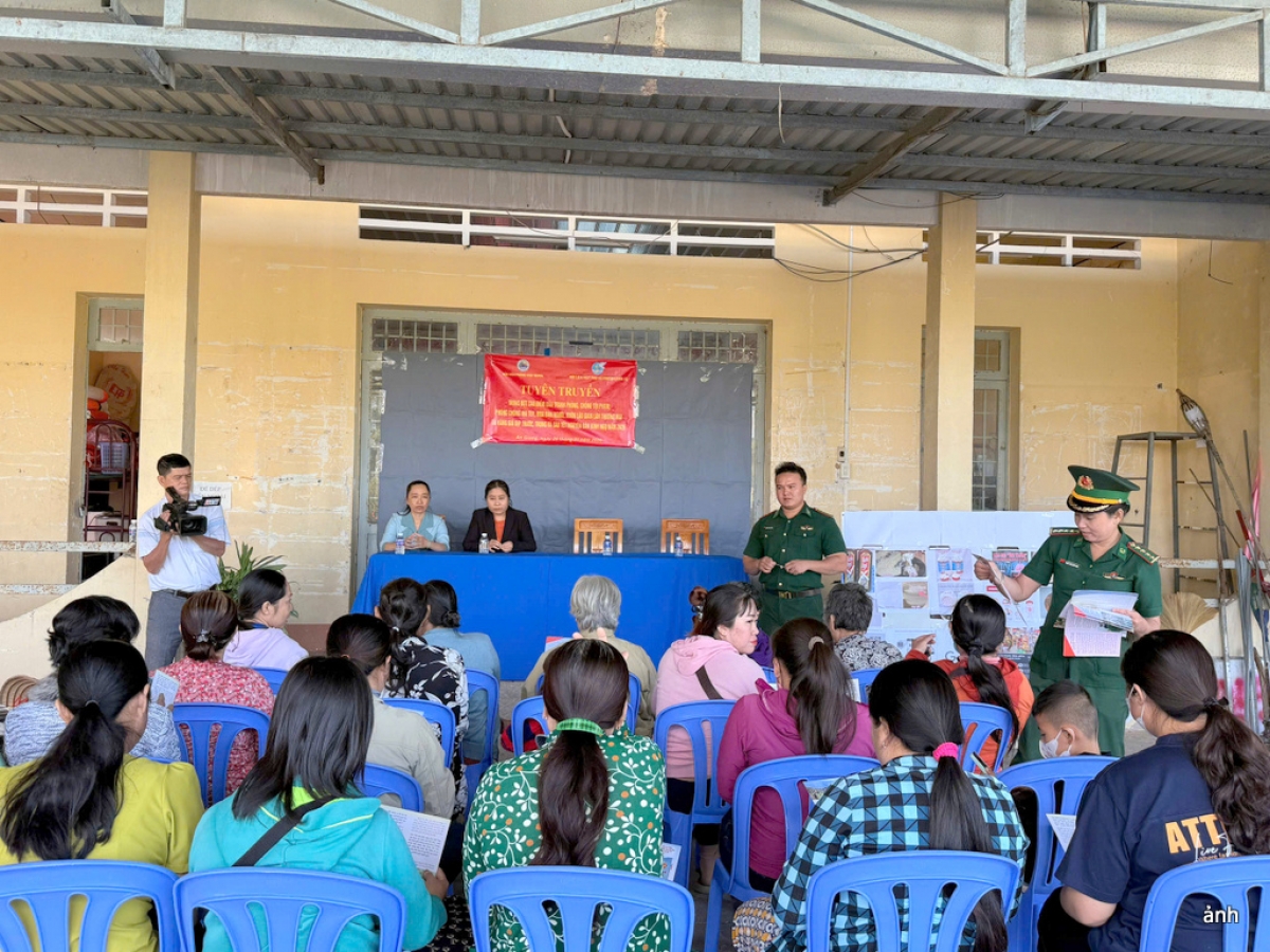 Công tác tuyên truyền, vận động quần chúng được xác định là giải pháp căn cơ, lâu dài