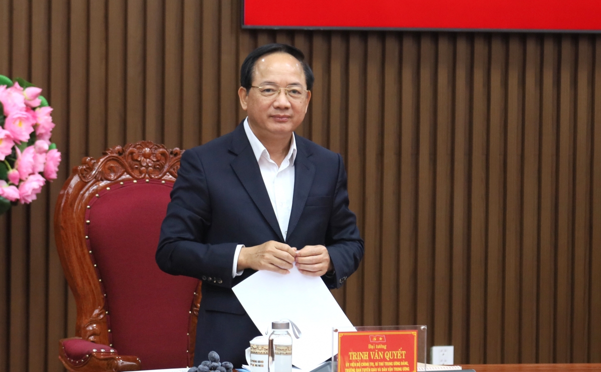 Đại tướng Trịnh Văn Quyết đơs tàm dơ̆ lơh broă