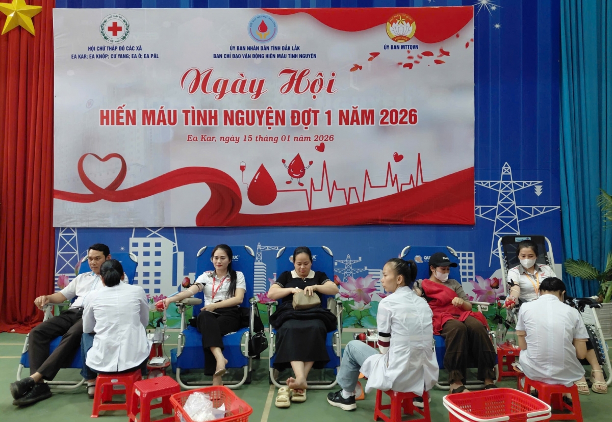 Pham mong răk tơ̆ Hnam pơgang Đa khoa Phú Yên păng Hnam pơgang Đa khoa tơring Tây Nguyên tôm pơm lăp hăm kơ̆p kư̆u lơ̆m dôm năr Têt