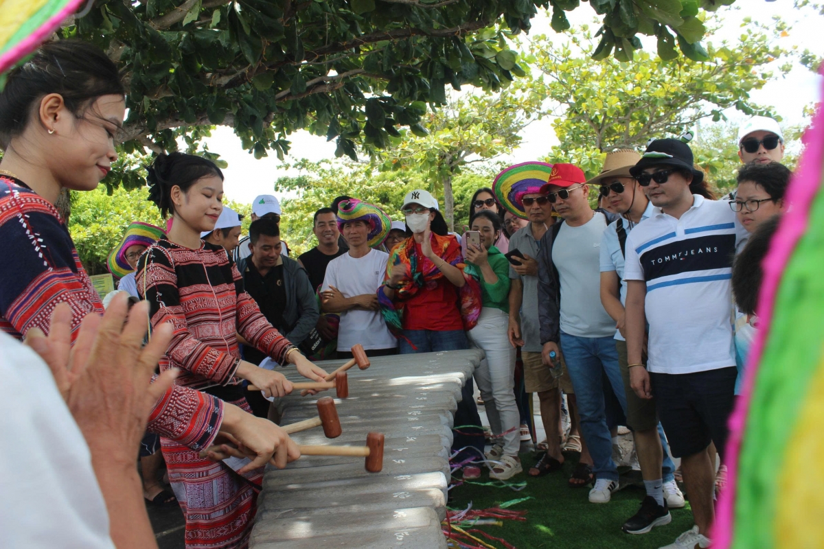 Nac lòt nhơl kờñ ngan niam chài jơi bơtiàn dồ êt nă cau krơi is