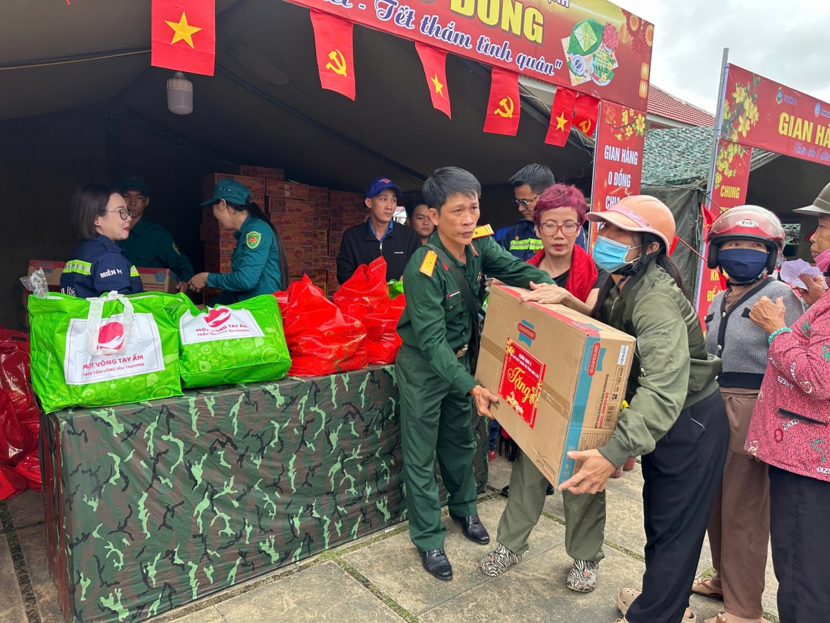 
Kon pơlei tơring Hoà Thịnh chơt hơ iă răt tơmam drăm 0 hlak jên kơ yuơ Ƀô̆ đô̆i pơgơ̆r.