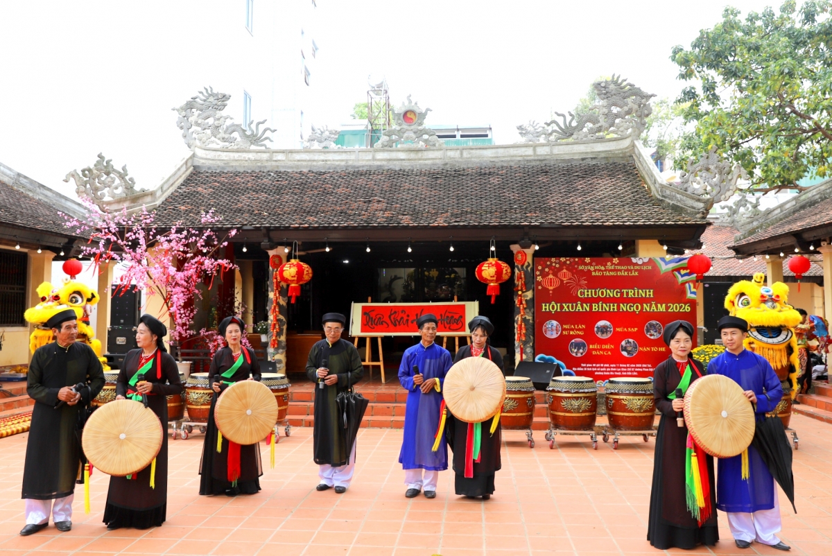 
Akŏm Puih mak tơ̆ Đình Lạc Giao pơgơ̆r lơ tơdrong akŏm joh ayŏ juăt jue