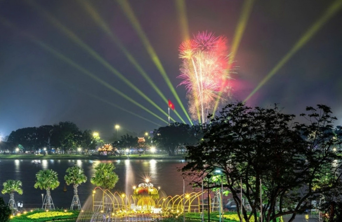 Huế bắn pháo hoa tại 3 điểm trong đêm Giao thừa Tết Bính Ngọ 2026