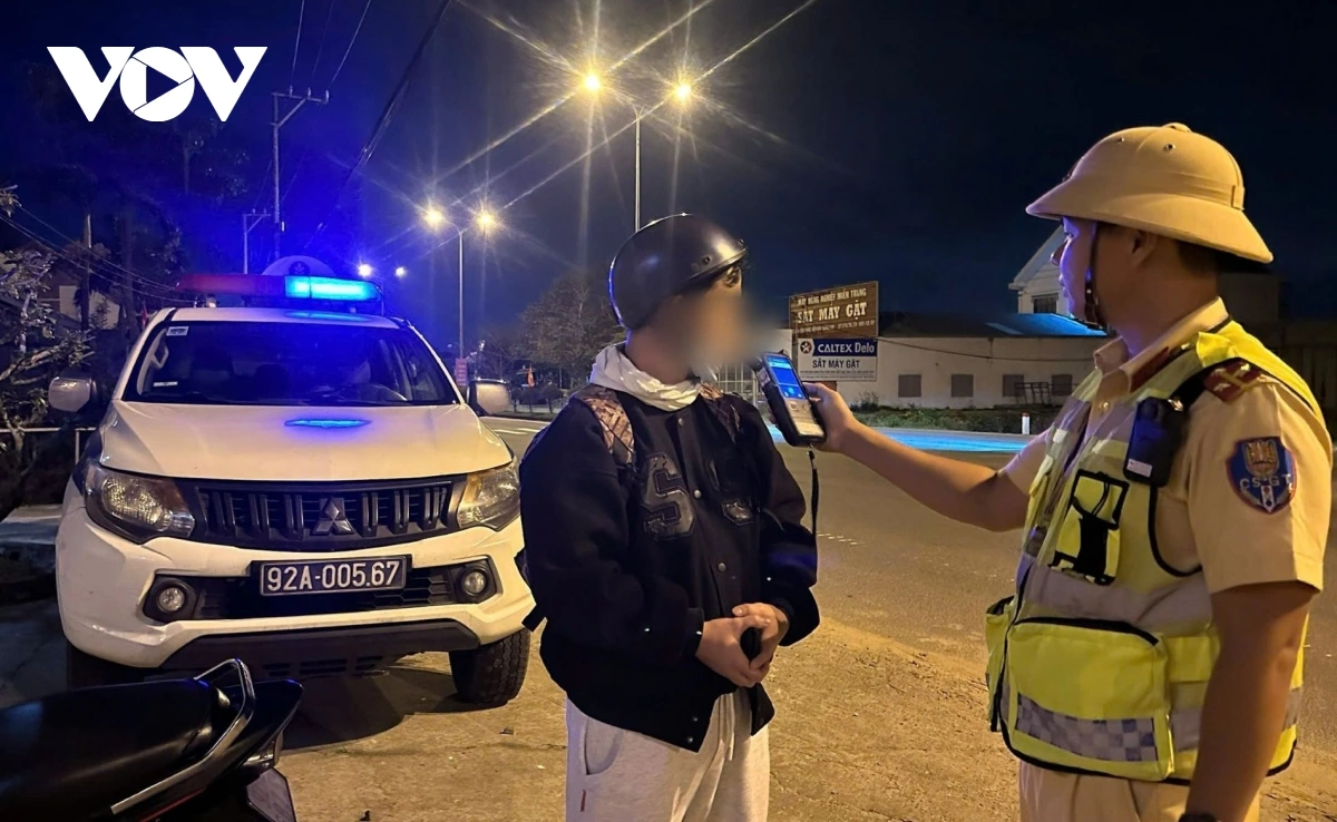 Lực lượng cảnh sát Giao thông, Công an TP Đà Nẵng tăng cường xử lý vi phạm trật tự an toàn giao thông - Ảnh Công an Đà Nẵng