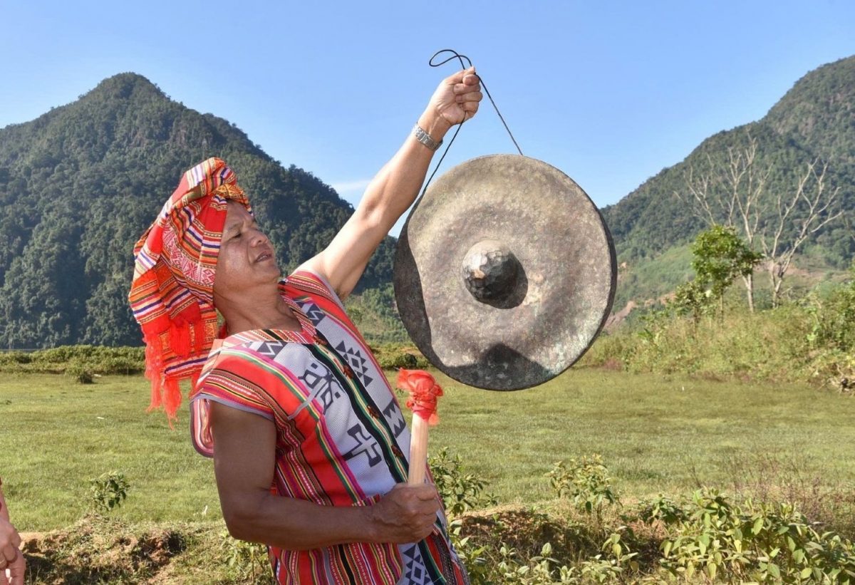 Ơi Hồ Văn Thôi atông čing Pa Cô ƀơi mông ngă yang