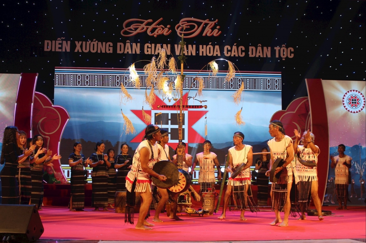 Cau chài K’ Bes tàm dơ̆ lơh chờ gờm kòi pa kòn cau K’ Ho dê