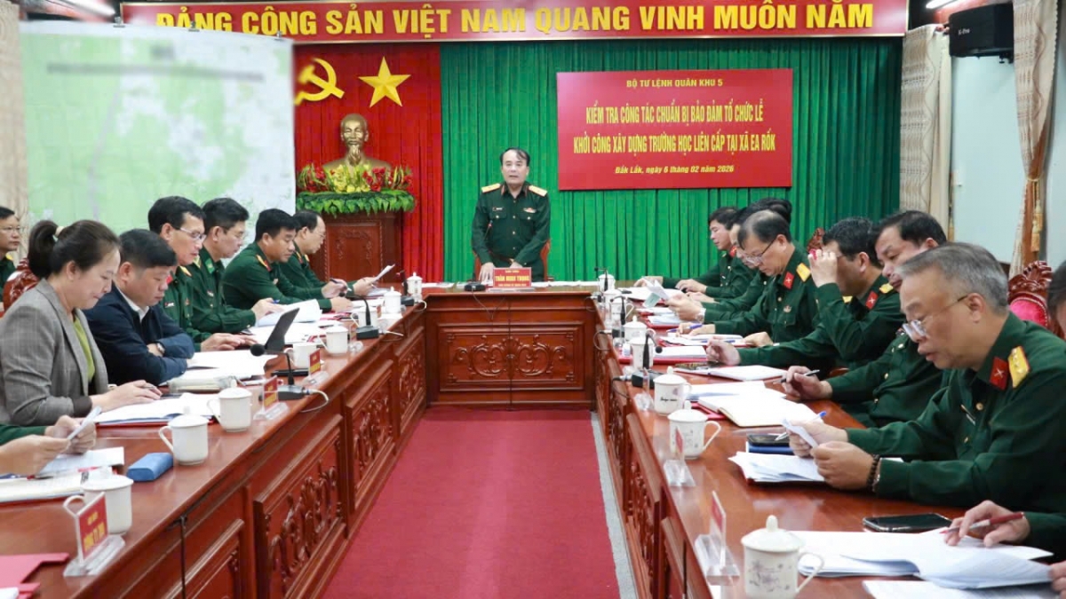 -Thiếu tướng Trần Minh Trọng gĭt gai klei bi kƀĭn ti Knơ̆ng gĭt gai lĭng kahan čar Dak Lak