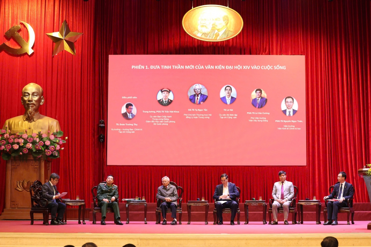 
Jơ bơ̆ jang lơ̆m hop akŏm