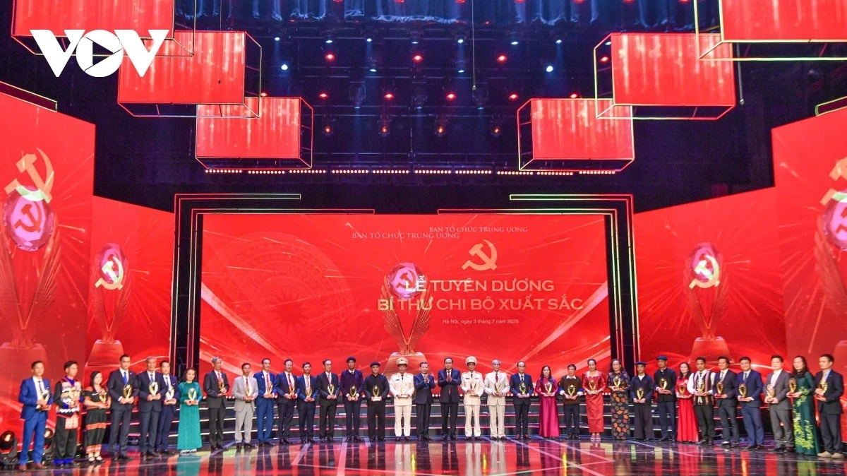 Nét mới trong sự kiện năm nay là việc kết hợp Lễ trao Giải Búa liềm Vàng với Lễ tuyên dương, khen thưởng 96 bí thư chi bộ xuất sắc trong toàn quốc (tương ứng 96 năm thành lập Đảng).