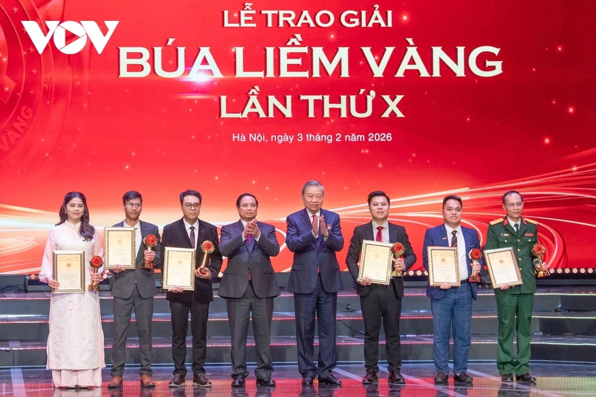 Tổng Bí thư Tô Lâm và Thủ tướng Phạm Minh Chính trao giải cho các tác giả đoạt Giải A.