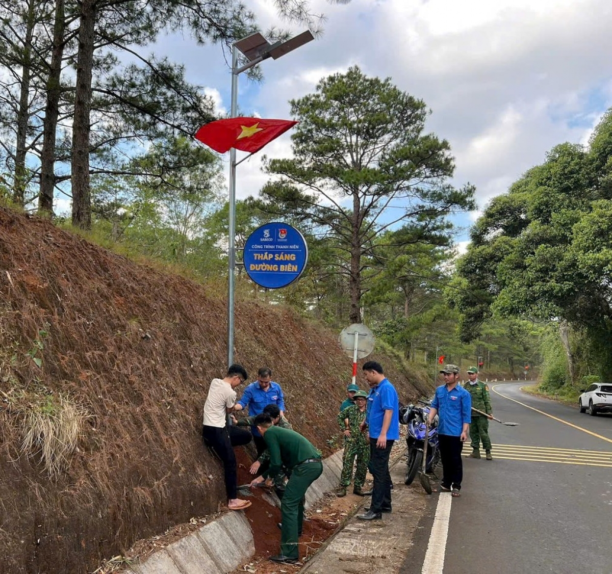 Hdră bruă “Kuič mngač êlan knông lăn” ti să Quảng Trực.\