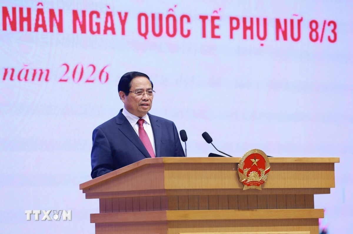 Thủ tướng Phạm Minh Chính phát biểu tại buổi gặp mặt đại diện nữ lãnh đạo, quản lý các cơ quan trung ương và trao Giải thưởng Kovalevskaia năm 2025. (Ảnh: TTXVN)