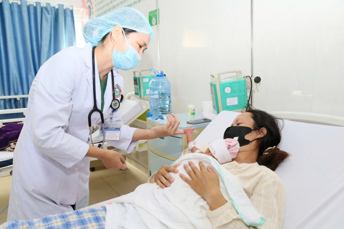 -Hdră êlan Kangaroo đru phung hđeh kkiêng mda mđĭ klei bi mguôp hŏng amĭ leh anăn bi hơĭt kboh, bi êwa leh anăn hnơ̆ng hlơr asei mlei.