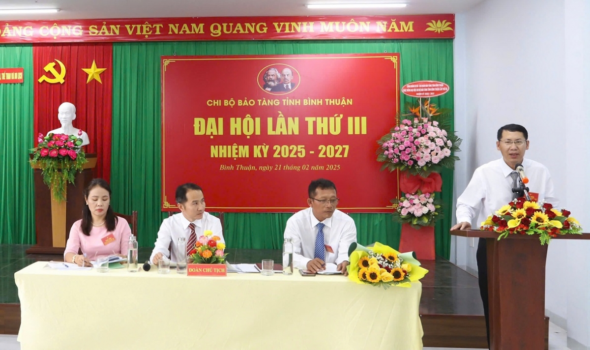 Amuk Lư Thái Tuyên