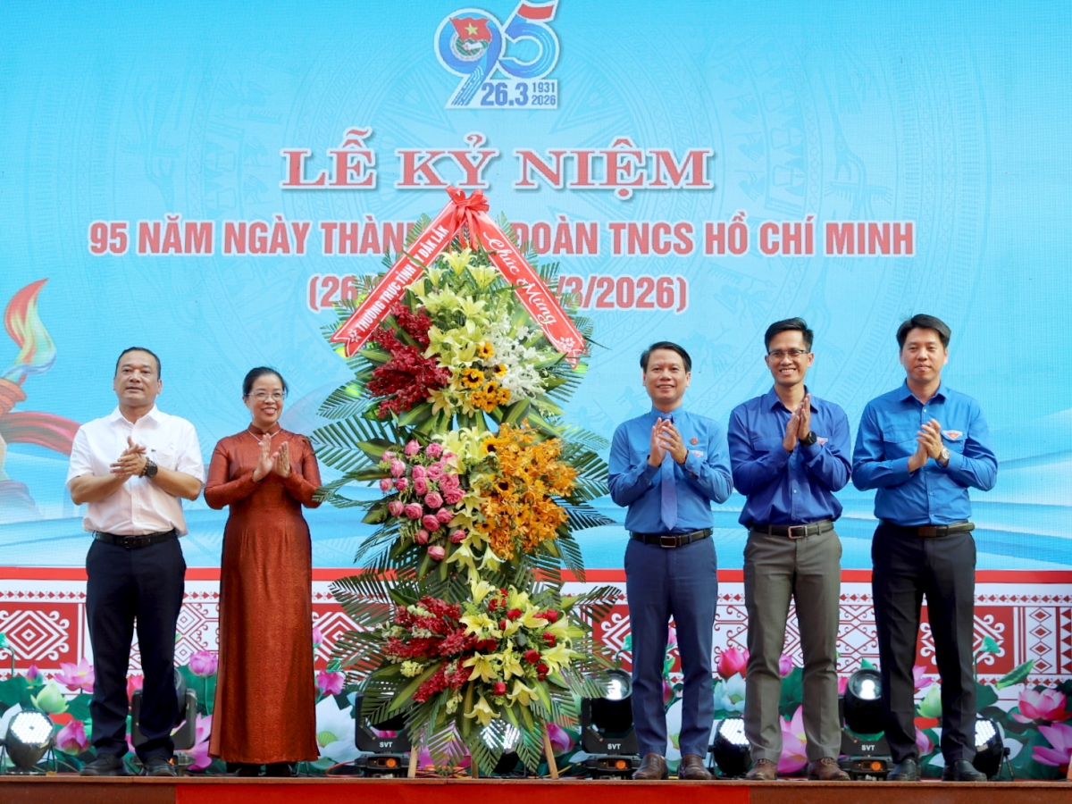 Cau kơnòm să ală jơi bơtiàn càr Dăk Lăk Kơ̆p kờñ brồ să bal mờ dà lơgar