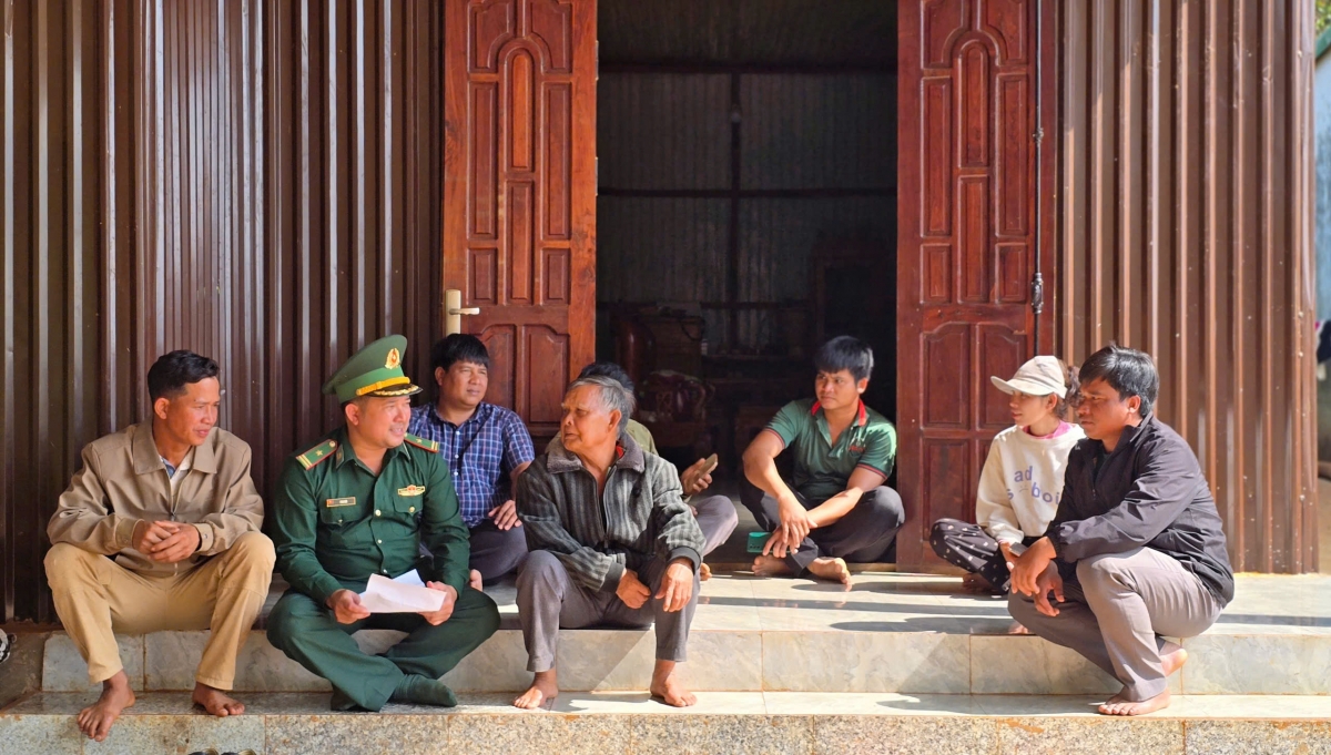 
Ƀô̆ đô̆i vei sơlam teh tơroi tơbăt, hơvơn kon pơlei tơring sơlam hơtŏk tơnăp sơnong jang lơ̆m vang akŏm pôk rơih