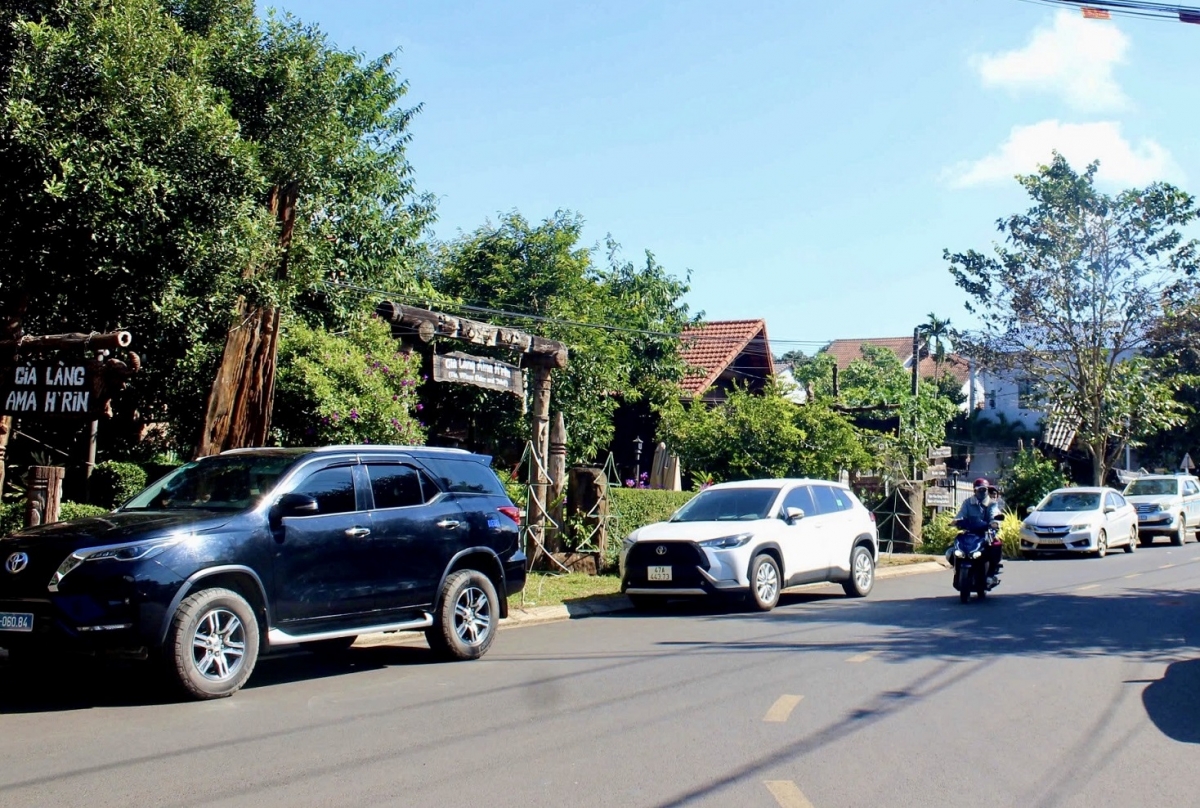 
Plei Ako Dhông đei năng jĭ pơlei pơdrŏng hlŏh tơ̆ Đắk Lắk