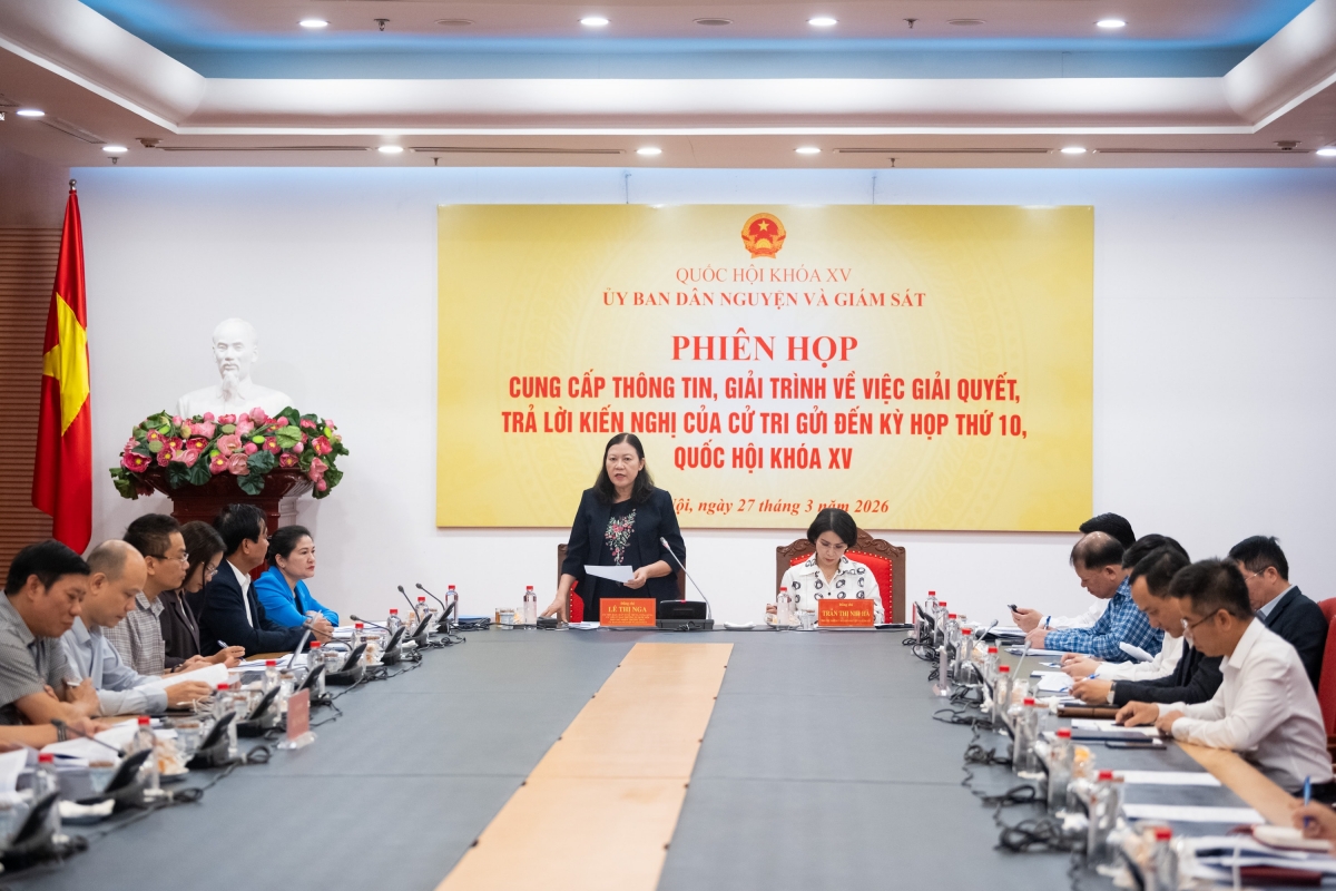 Uy ban Bhap bini halan hatian saong pasang iek di Quoc hoi java calei di cu tri