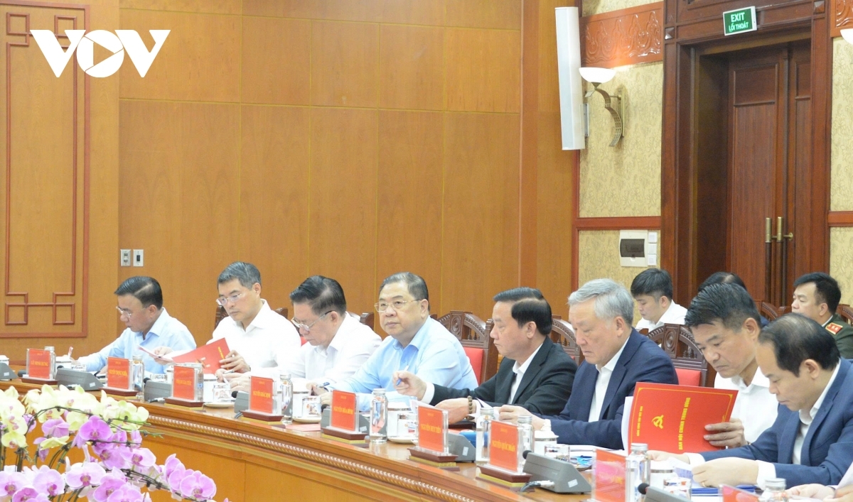 Cùng dự cuộc họp Ban chỉ đạo có Thường trực Ban Bí thư Trần Cẩm Tú.