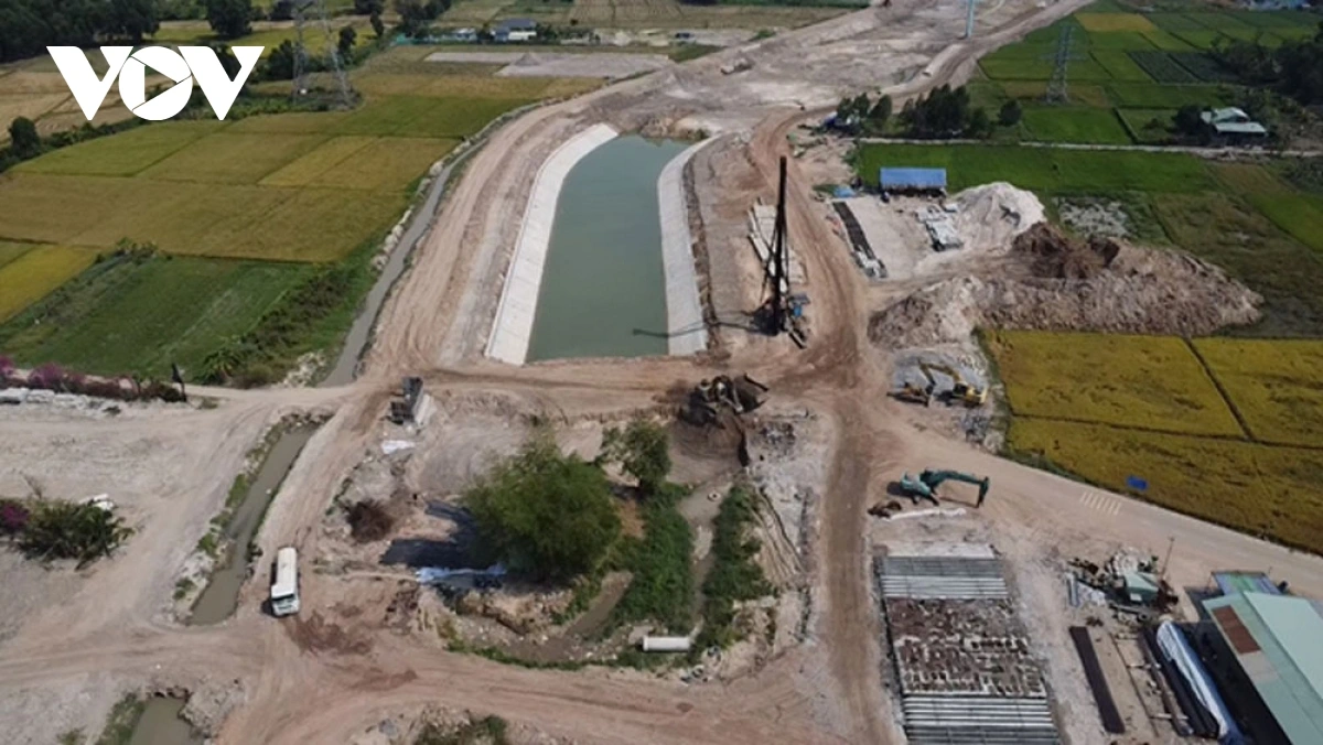 Tavak mbaok taneh, po dang bruk padang brei padeih anak meta