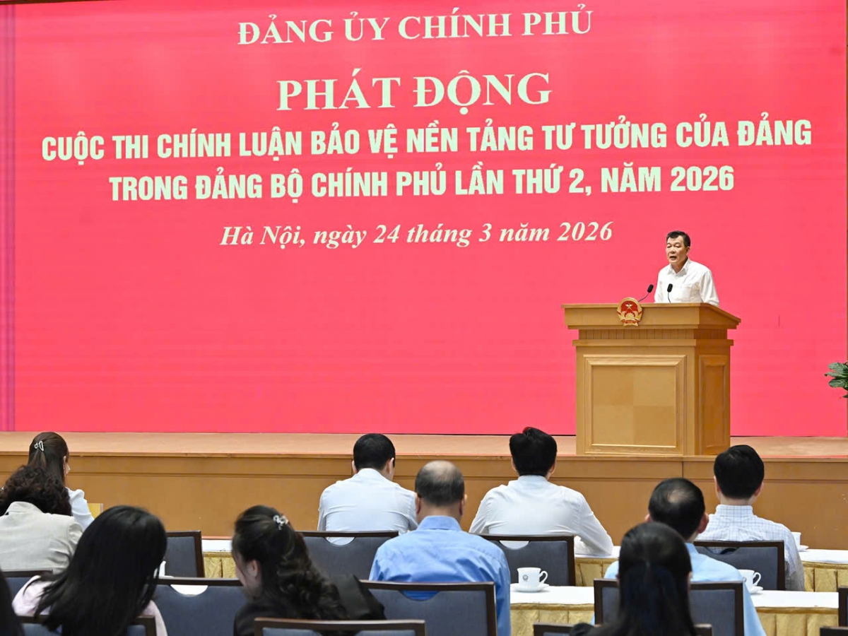 Phó Ƀí thư Đảng ủy Cíñ phủ ồng Nguyễn Đức Phong lam lơh dơ̆ pơrlòng