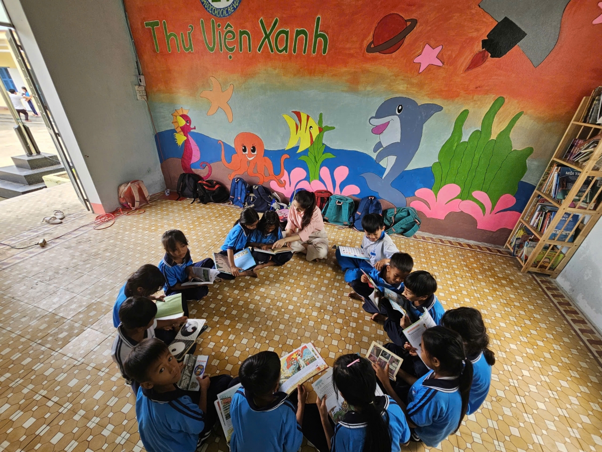 Ăp oh jêt nti ngoại khóa ta “thư viện xanh”
 