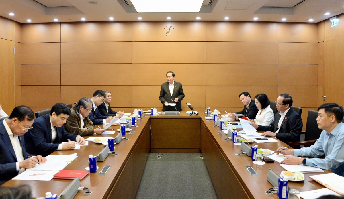 Khua Bruă Kbĭn ala gĭt gai klei kƀĭn trông