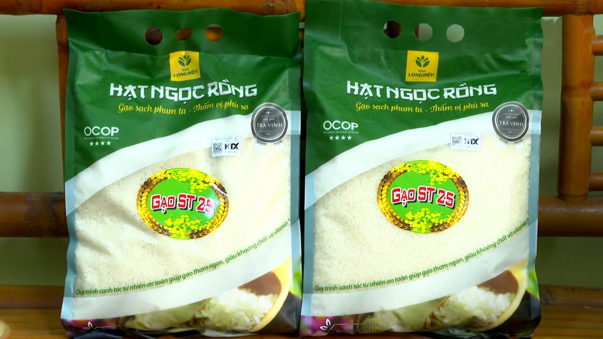 Gạo hữu cơ Hạt Ngọc Rồng của Hợp tác xã Nông nghiệp Long Hiệp được gắn mã QR truy xuất nguồn gốc và được đưa lên sàn thương mại điện tử