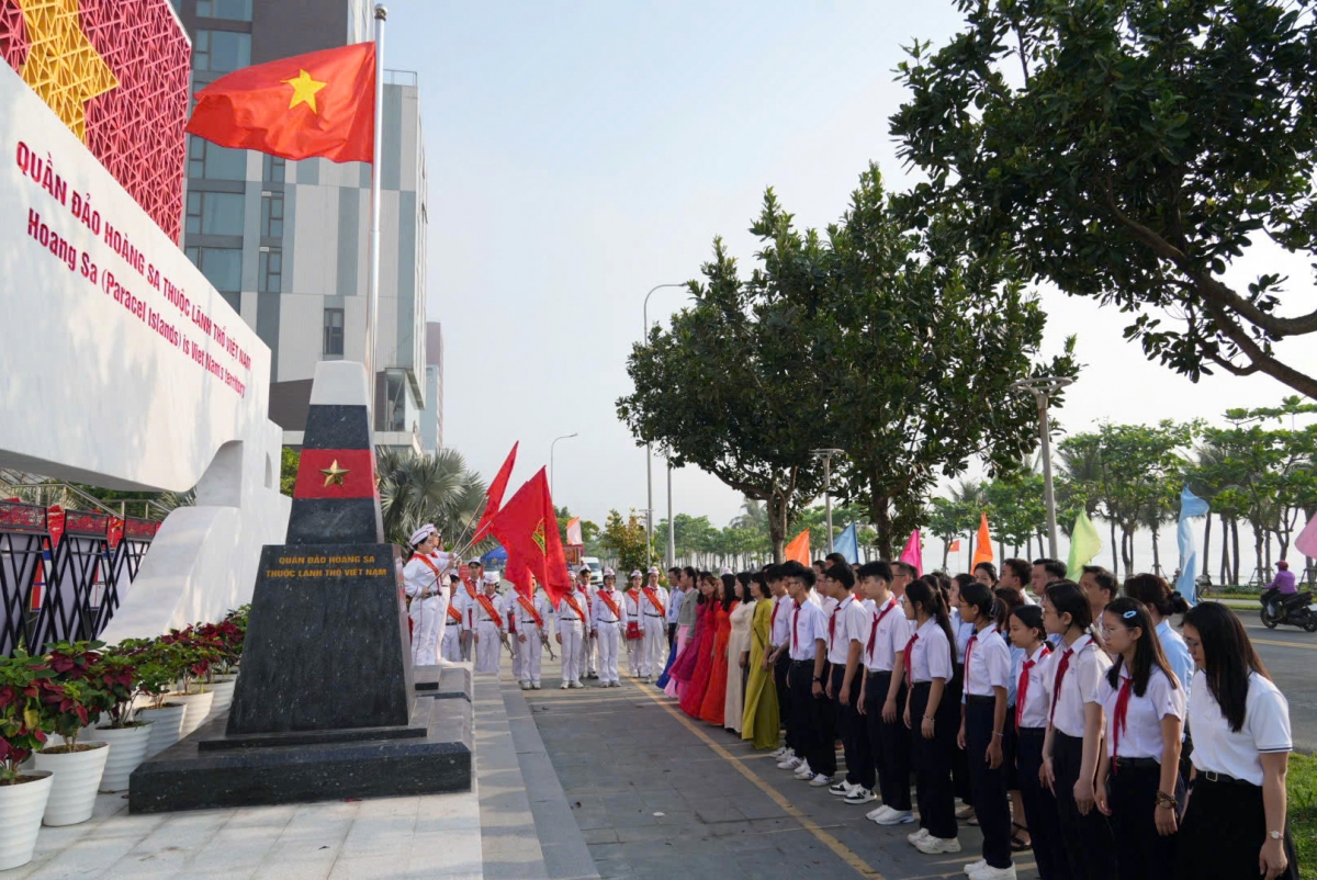 Lễ chào cờ tại triển lãm