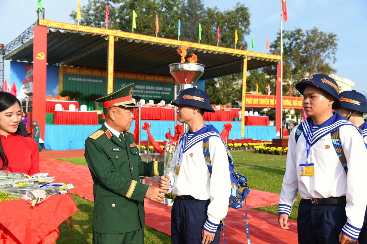 Thiếu tướng ồng Nguyễn Quốc Hương, Phó đơng lam Ling tiah 5 pơn jờng ơruh pơnu Khánh Hòa lòt gùng mut ling