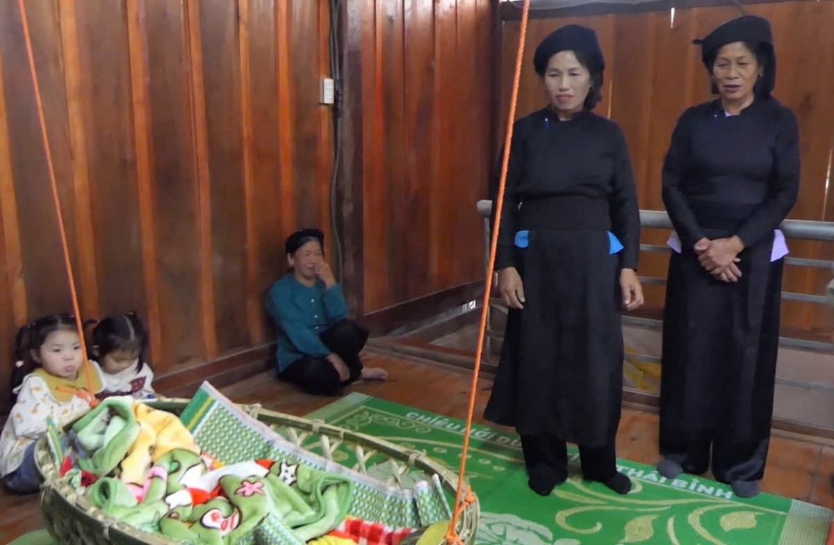 Hát Lượn Cọi mừng trẻ đầy tháng 