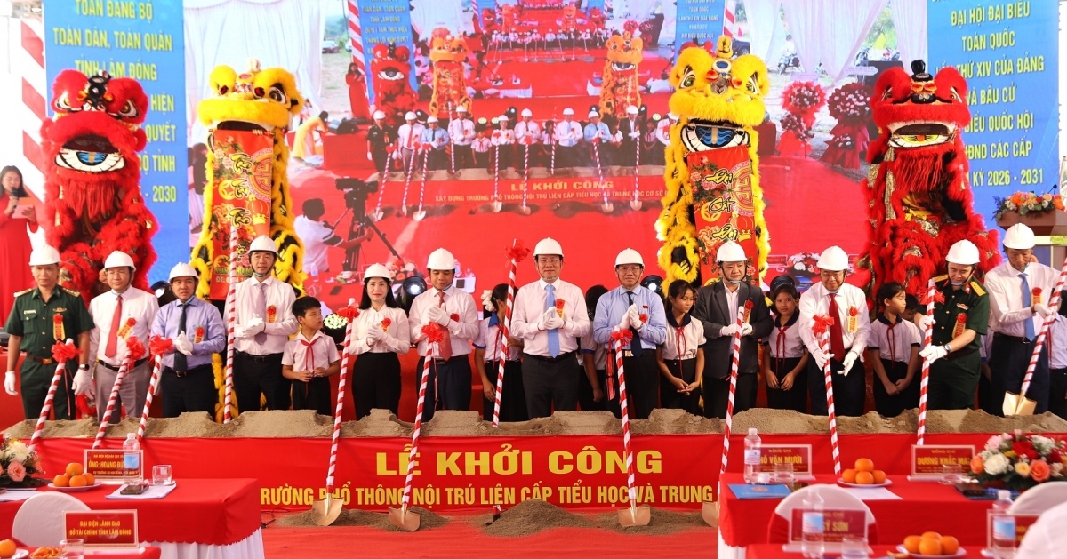 
Pơm lêh tơlĕch jang man hnam trưng hŏk tơ̆ xăh Đăk Wil, Lâm Đồng.