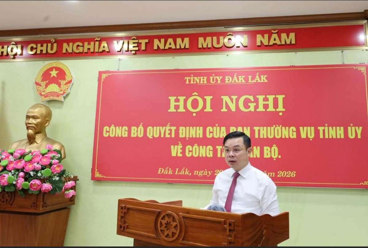 Ơi Đỗ Hữu Huy pơhiăp ƀơi mông tŭ mă bruă phrâo