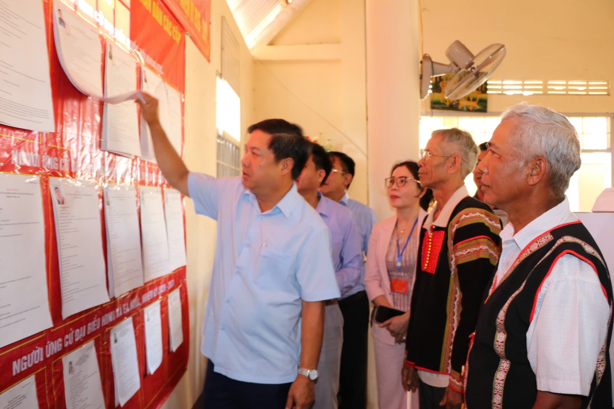 Pôa Nguyễn Lương Nguyễn Minh Triết, Kăn pơkuâ hnê ngăn Đảng séa ngăn tíu tĕm inâi mâu kăn ki tơbriêt to pro kăn teăng mâ Kuô̆k hô̆i ƀă Hô̆i đong kuăn pơlê mâu râ.