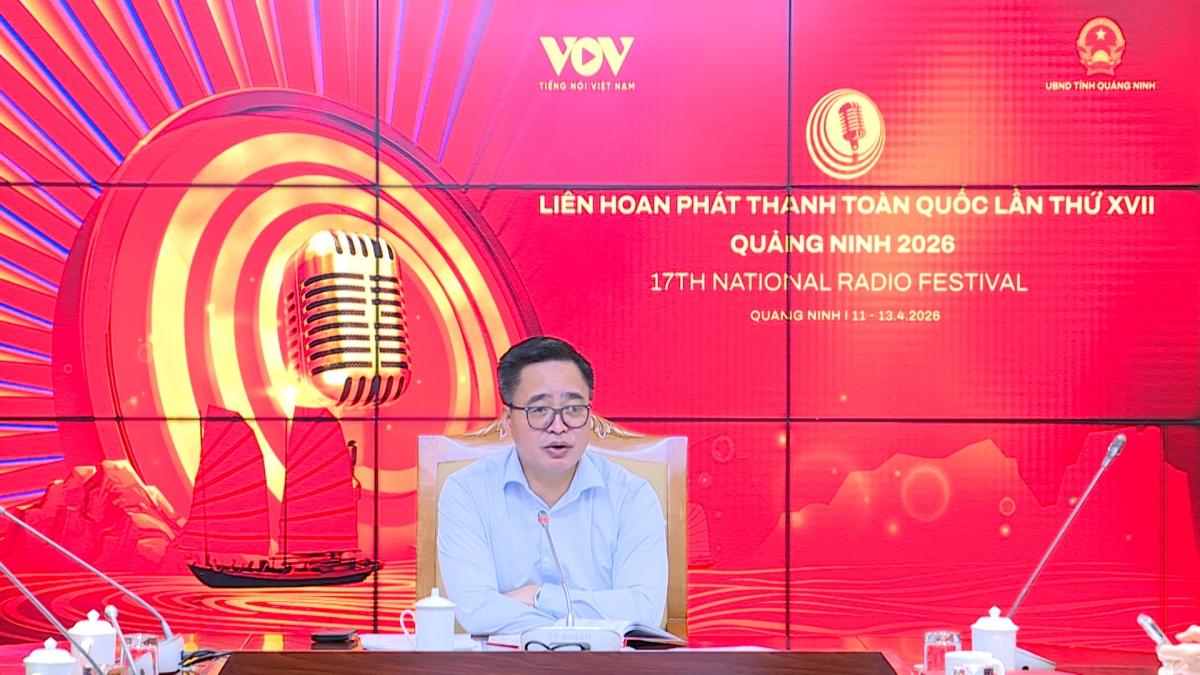 - K’iăng khua Sang mđung asăp blŭ Việt Nam Phạm Mạnh Hùng gĭt gai hlăm klei kƀĭn.