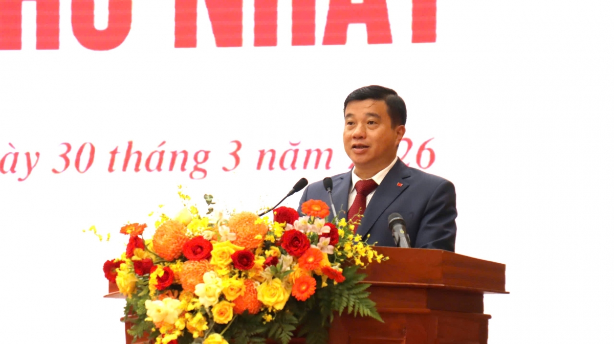 
Bí thư Tỉnh ủy Lâm Đồng Y Thanh Hà Niê Kđăm iung pơma tơ̆ ‘măng hop akom mă blŭng Jơnŭm vei lăng kon pơlei dêh char Lâm Đồng jăl XI, jăl jang 2026 – 2031.