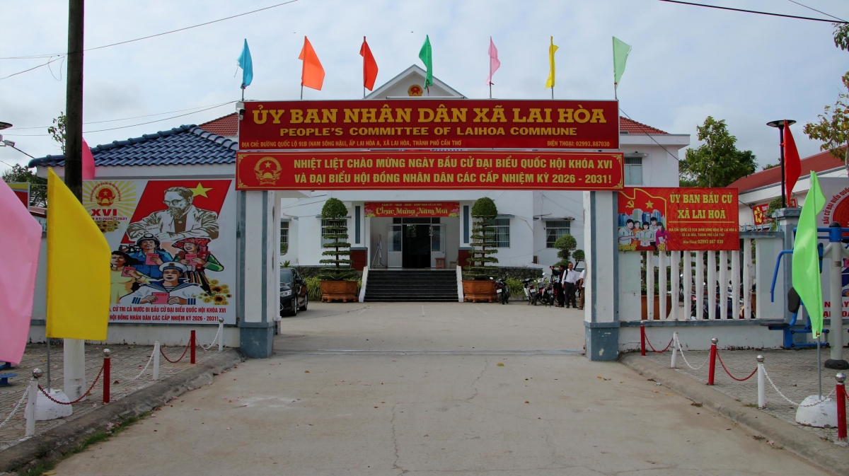 Rực rỡ cờ hoa, pano tuyên truyền về bầu cử