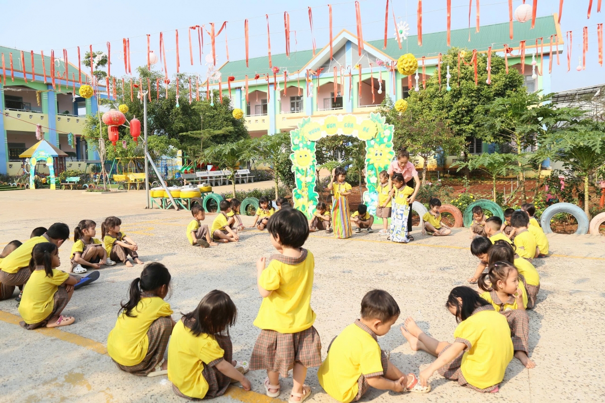 Sơnam mầm non ƀuơn ngan gơ bơtờp kòp den tàng kờñ pal git bơta chài rơcang kơryan kòp