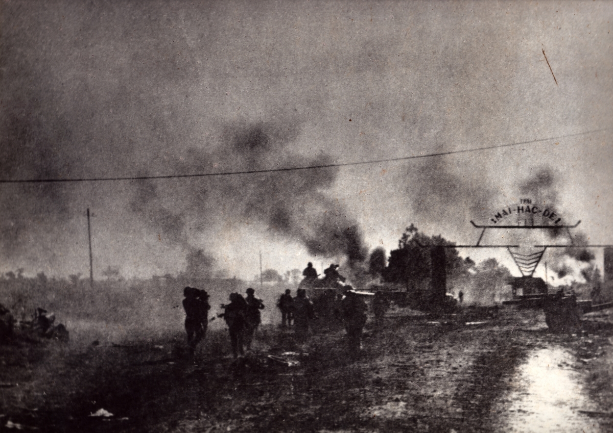 Trung đoàn Đặc công 198 đánh chiếm kho Mai Hắc Đế năm 1975, tổng kho đạn dược lớn nhất của địch ở Tây Nguyên (Ảnh tư liệu)