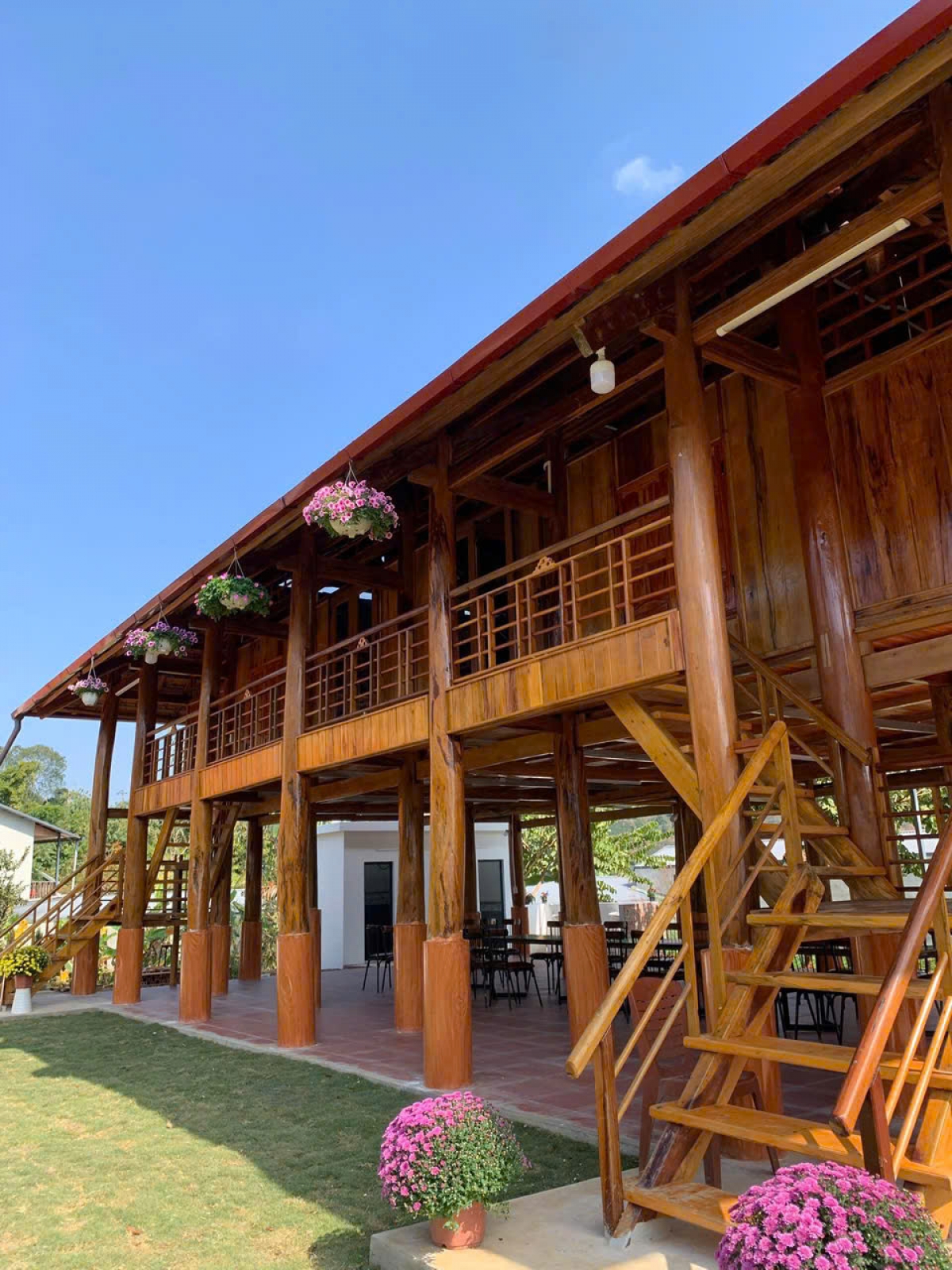 Nhà sàn hiện đại